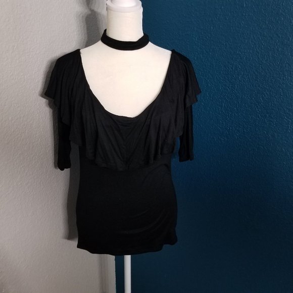 🌸HEART & HIPS Black Top - Picture 1 of 9